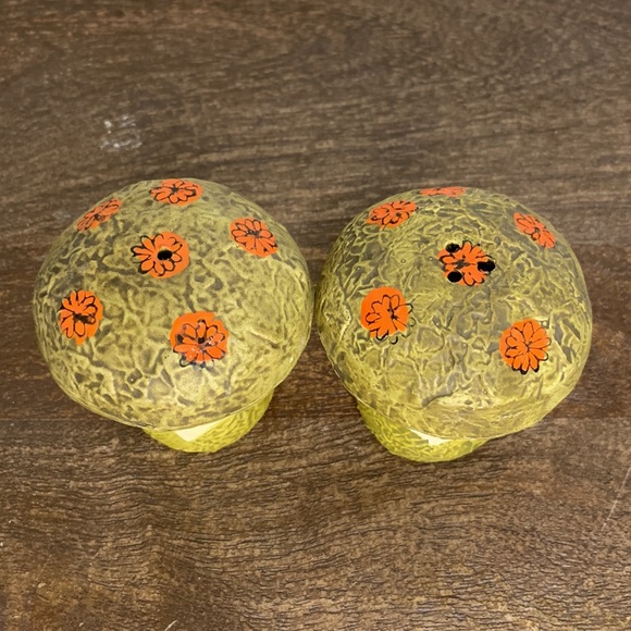 *HOST PICK* VTG Japan Ceramic Toadstool Mushroom Salt & Pepper Shakers - Picture 3 of 5